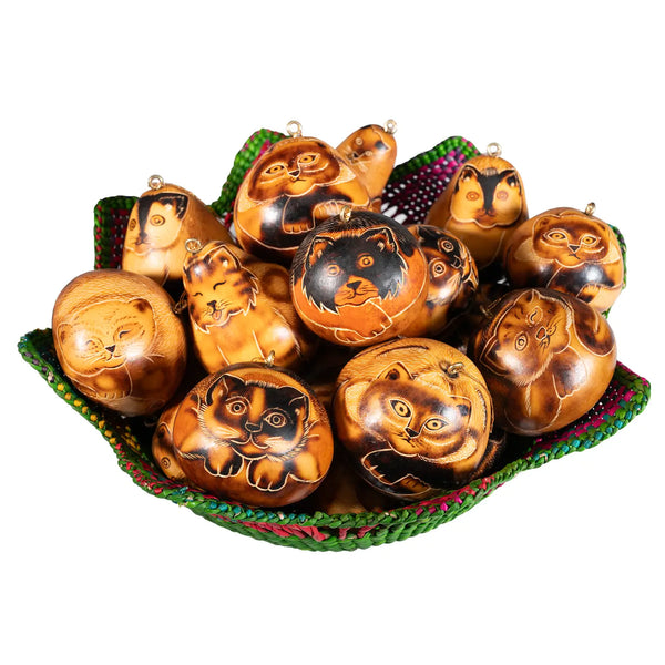 Mini Gourd Carved Cat Ornament Regular Lucuma   